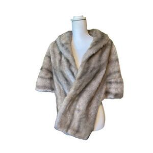 Regina Glenara by Glenoit Women’s Vintage Tan Faux Fur Shoulder Wrap OS
